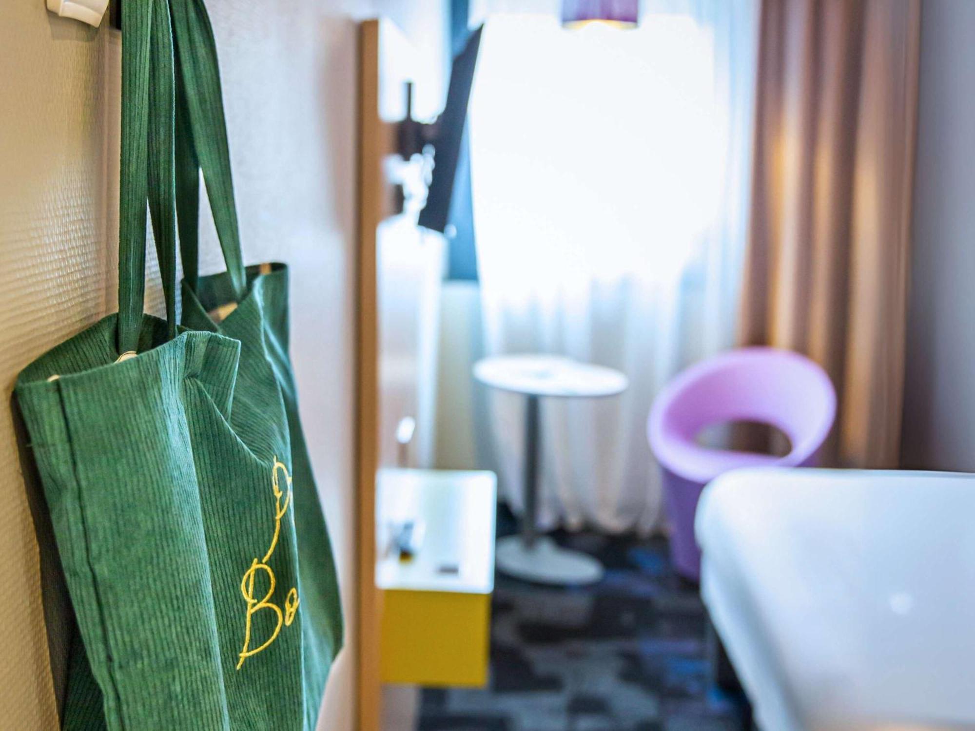 Ibis Styles Honfleur Centre Historique Exterior foto